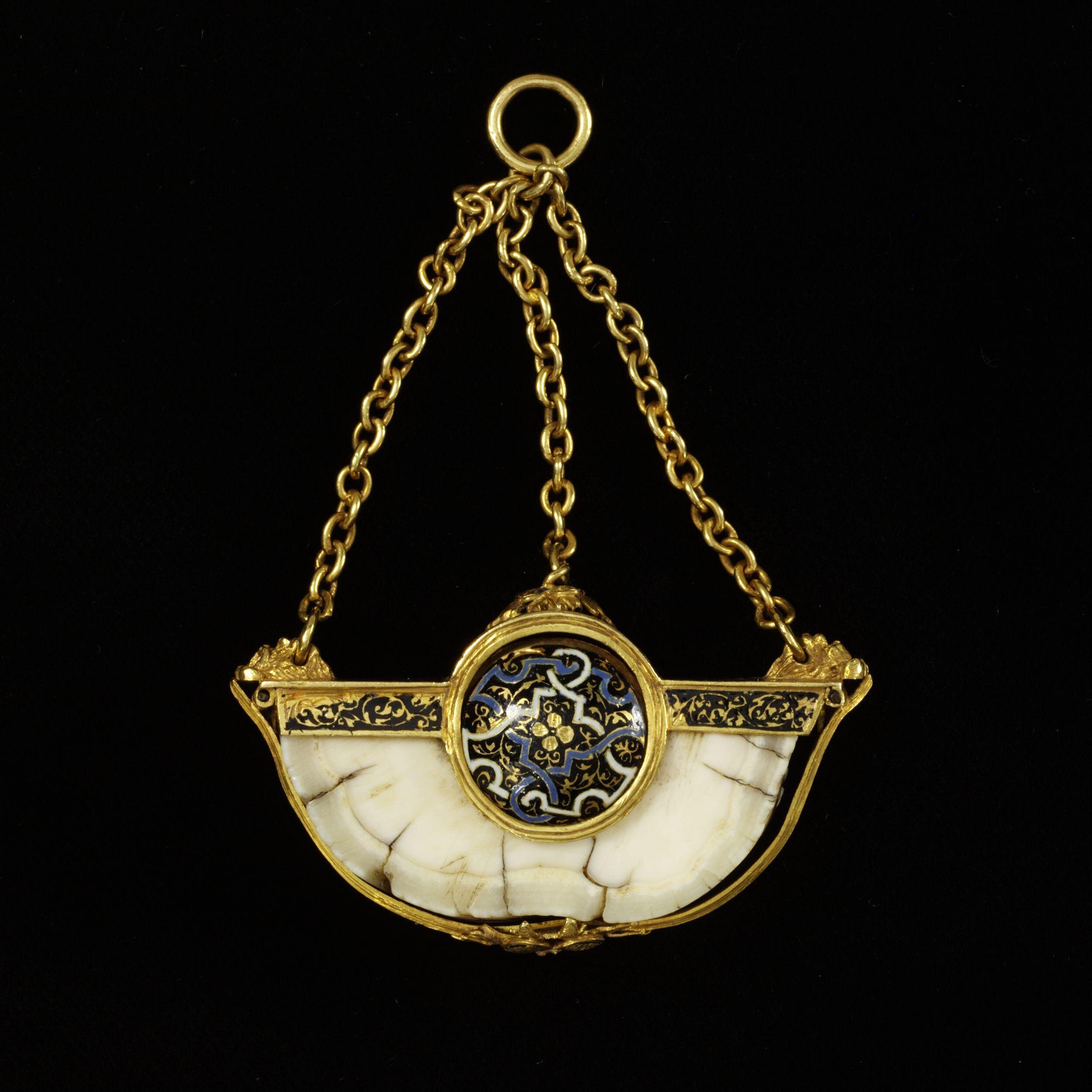 Pendant, 'The Danny Jewel', enamelled gold and a section of Narwhal's tusk, England, ca.1550. © Victoria and Albert Museum, London