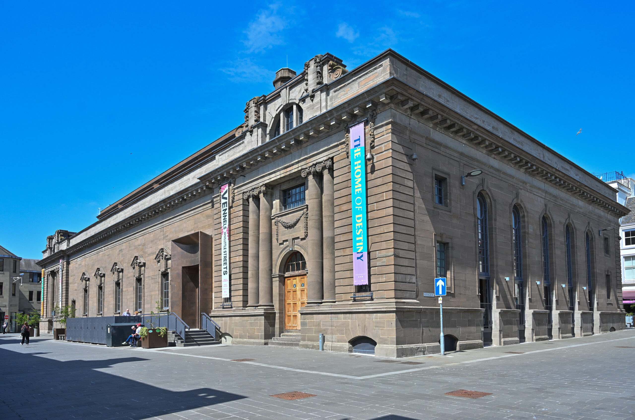 Perth-Museum-by-Julie-Howden-scaled-aspect-ratio-530-350